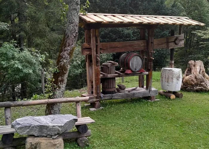 Hisa Pod Rogatcem - * Luče